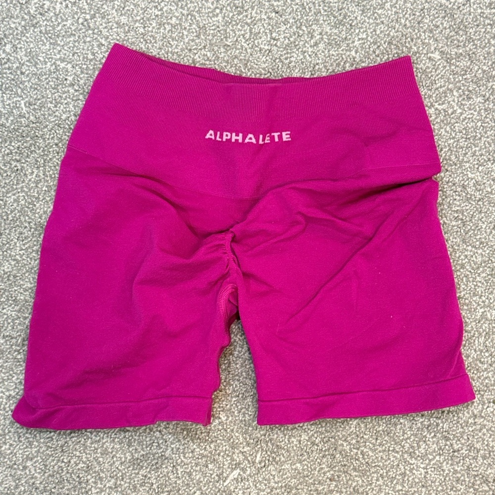 Seamless High-Waist Women's Cycling Shorts - Magenta